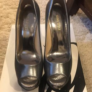 Nine West dressy platform high heels shoes